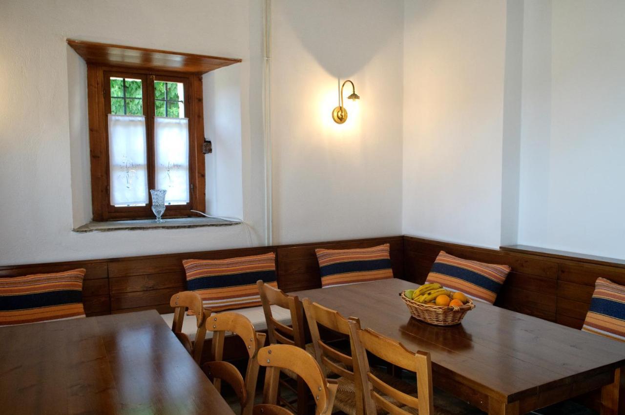 Alatinos Hotel Pinakátai Buitenkant foto