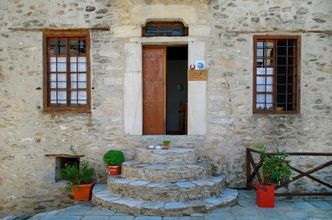 Alatinos Hotel Pinakátai Buitenkant foto