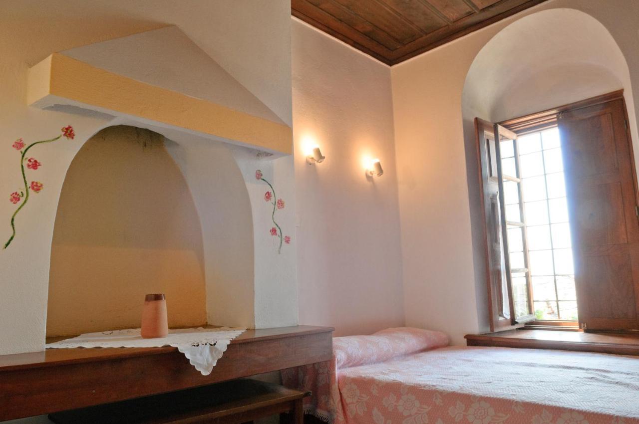 Alatinos Hotel Pinakátai Buitenkant foto