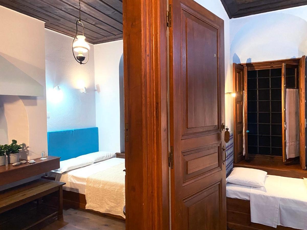 Alatinos Hotel Pinakátai Buitenkant foto