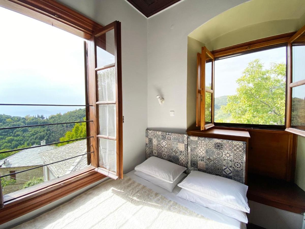 Alatinos Hotel Pinakátai Buitenkant foto