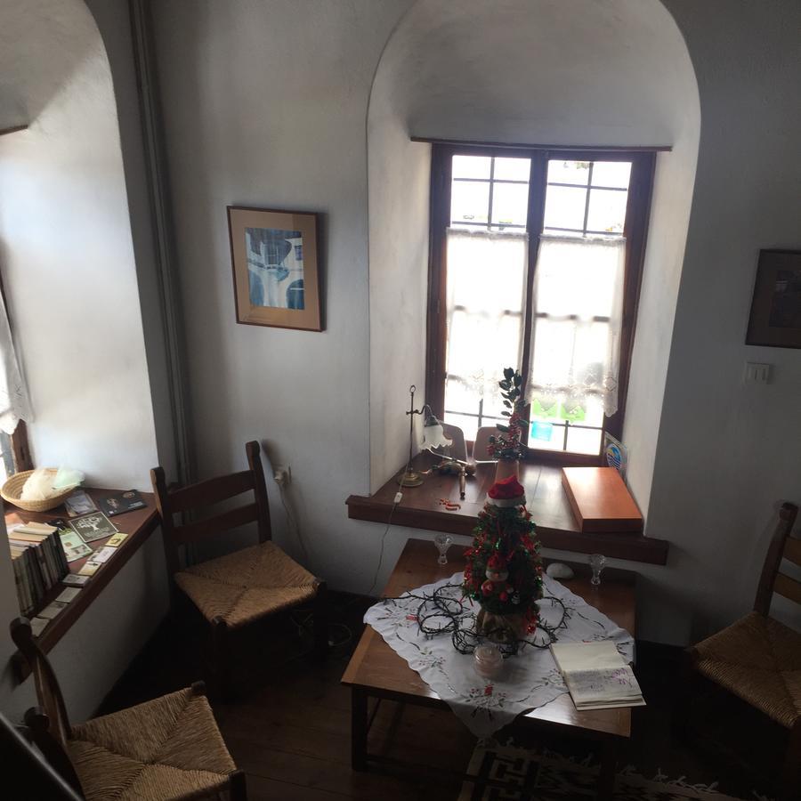 Alatinos Hotel Pinakátai Buitenkant foto